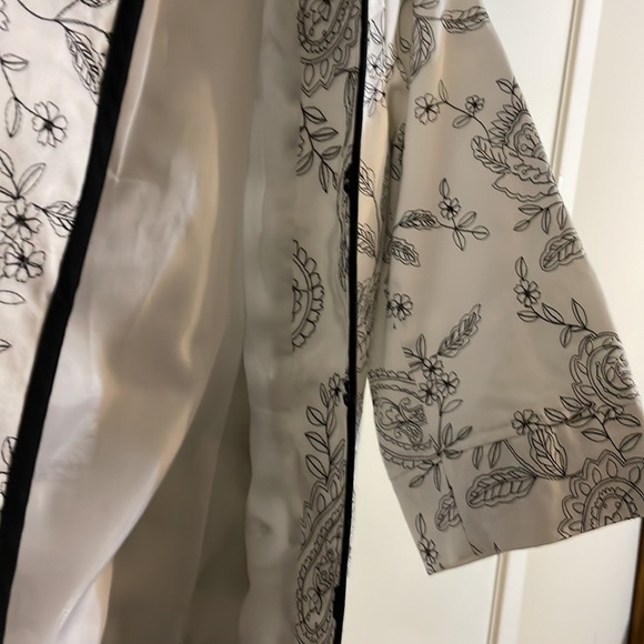 Jacket - Picture 3 of 4